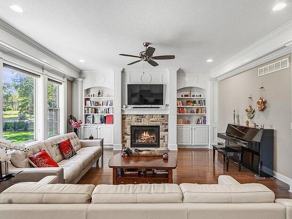 5th image of 9031 Shaffer Dr