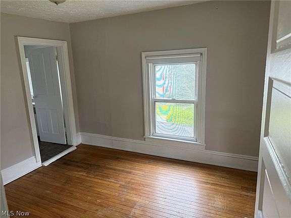 3rd image of 47550 Middle Ridge Rd