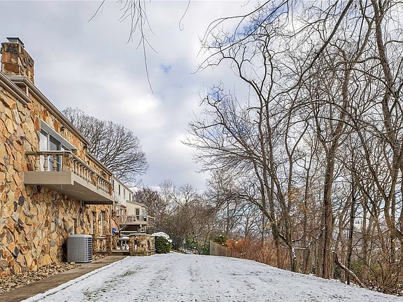 5th image of 169 Woodshire Dr