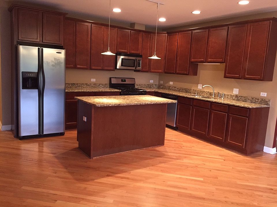 Goregeous Kitchen with Granite countertops