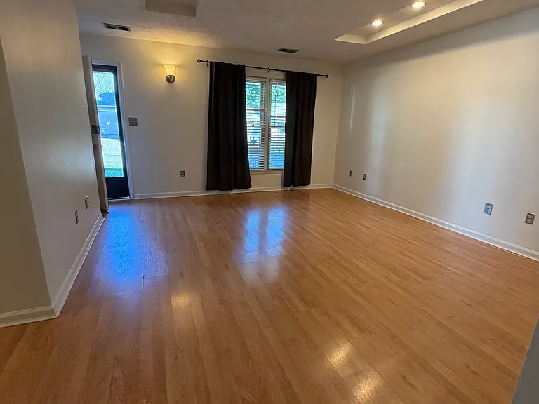 3828 McGarry Dr — Photo 8