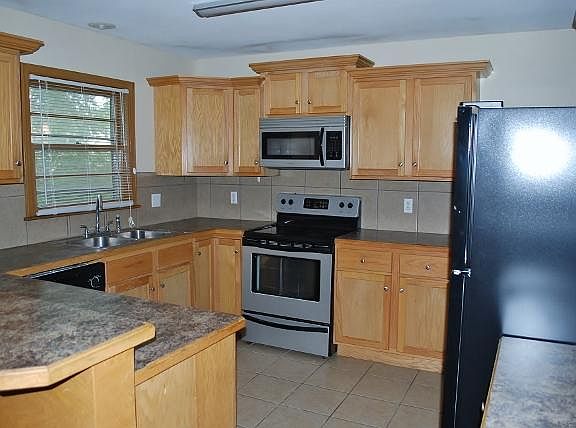 4th image of 10600 E 79th St #10600