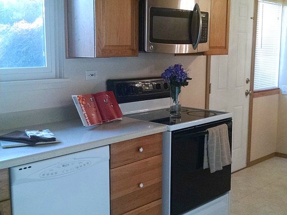 5th image of 3865 S 176th St
