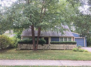 22 Guilford Rd, Port Washington, NY 11050