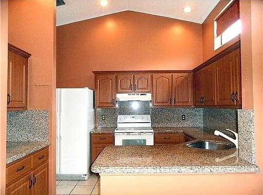 2nd image of 581 Lakeside Cir