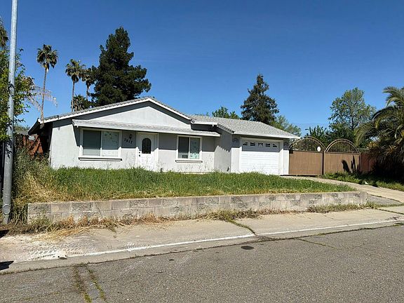3rd image of 7817 Lakeport Cir