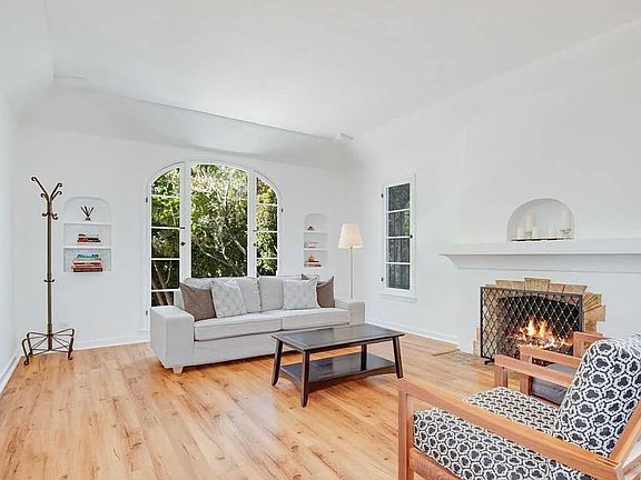 3rd image of 1170 S Hayworth Ave