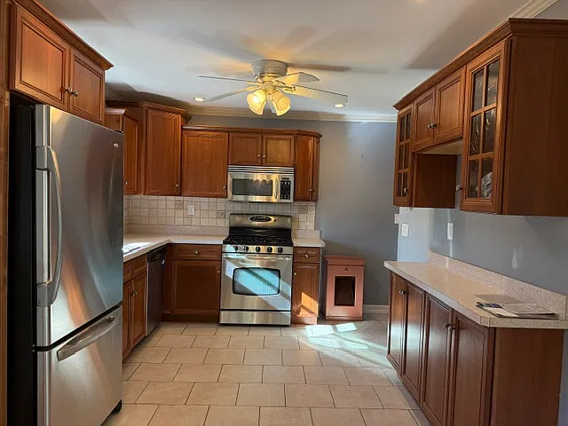 2 bed, 1000 sqft, $2,400 — Photo 2