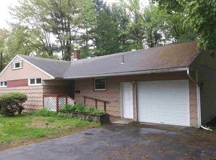 26 Friar Tuck Rd, Albany, NY 12203