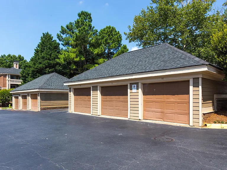 Northlake Apartments — Photo 25