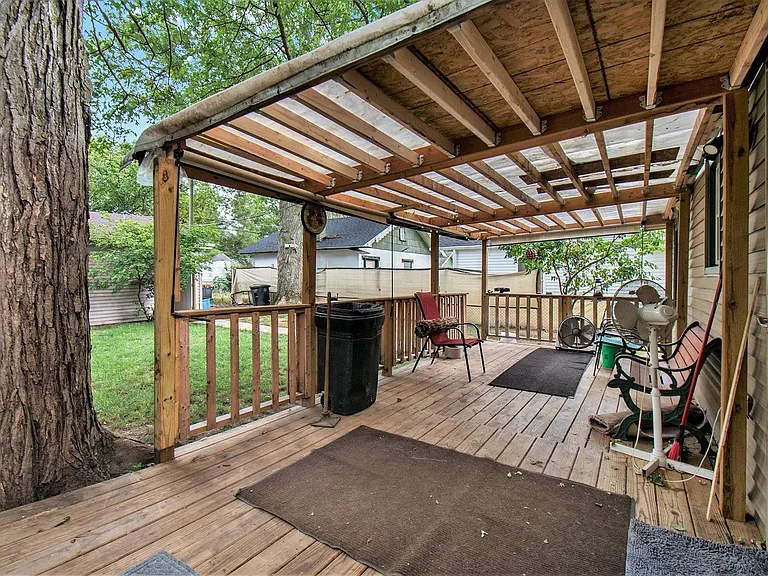 1334 College St — Photo 21