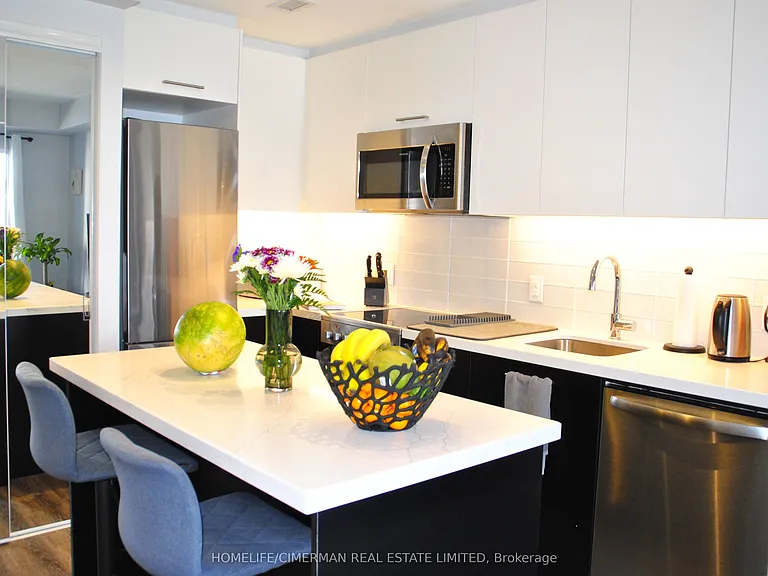 1 Neighbourhood Ln #418 — Photo 4