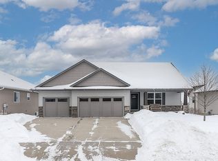 1113 Ryan Cir, Coralville, IA 52241