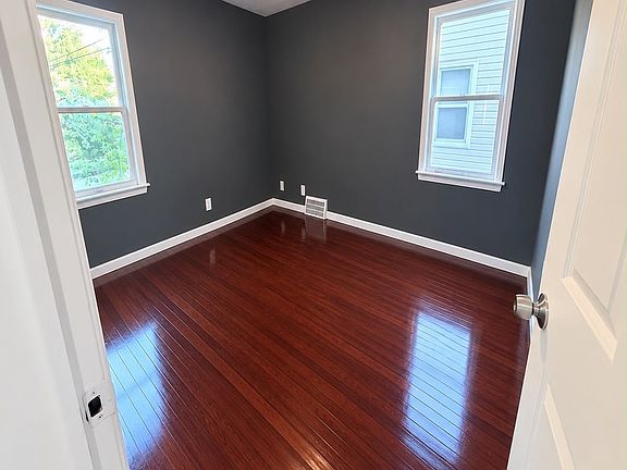 3rd image of 8084 Greenview Ave