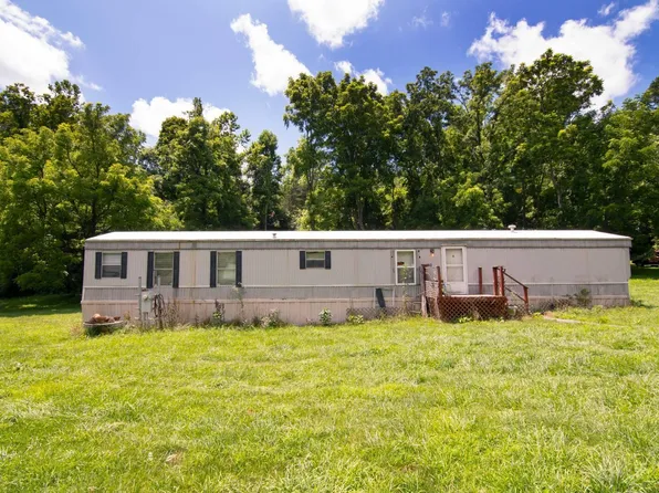 941 E Clayton Rd, Pence Springs, WV 24962