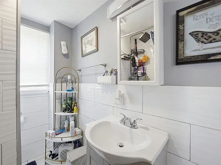 916 County St #3 — Photo 13