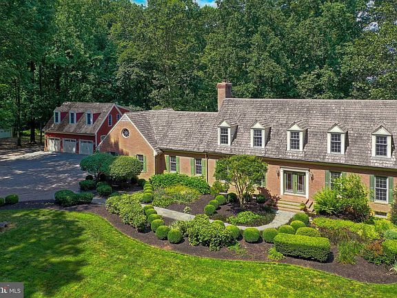 3rd image of 40175 Deer Trail Ln