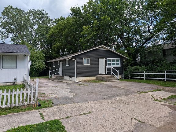 2nd image of 2020 Berrell Ave