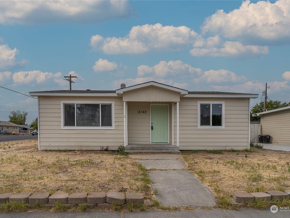 1st image of 2142 W SPRUCE Street
