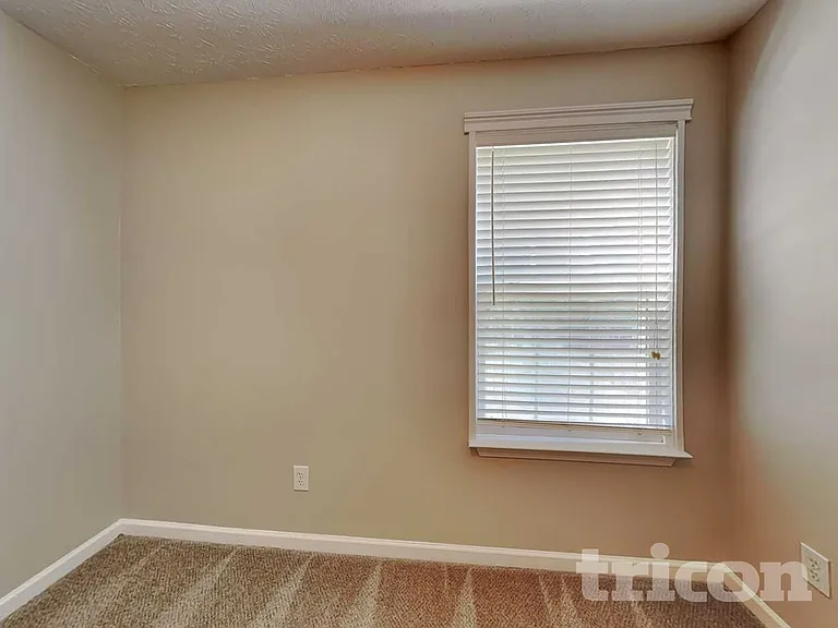 250 Oak Grove Way — Photo 12