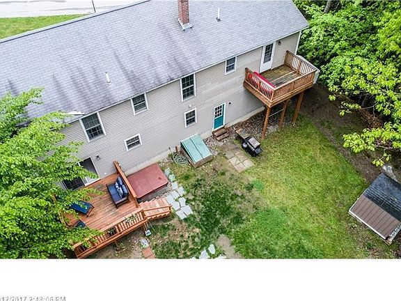 Decks have been re-stained and the bulk head has been freshly painted since this photo was taken.