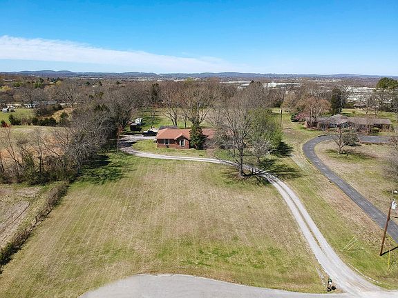 3rd image of 1314 Hillakes Ln