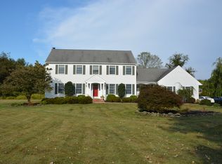 19 Cornfield Ter, Flemington, NJ 08822