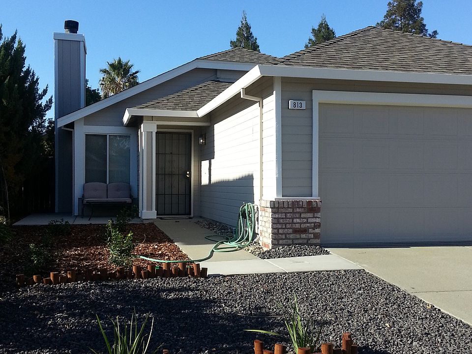 Low Maintenance Front Yard