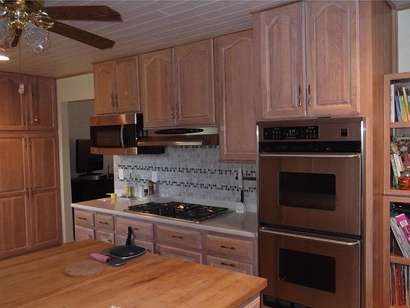 3rd image of 13786 Wayside Dr