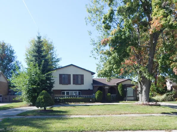 18242 Winwood Ave, Brownstown, MI 48193