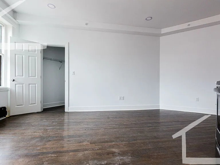 11 Queensberry St #49A — Photo 8