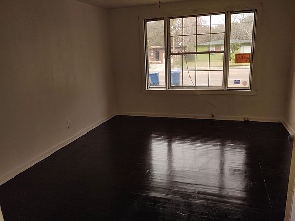 5th image of 2702 W 45th St