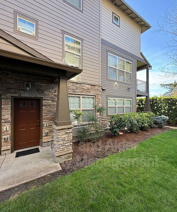 1st image of 8758 NE Delamere Way