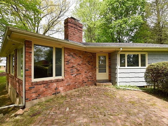 2nd image of 412 Aderhold Rd