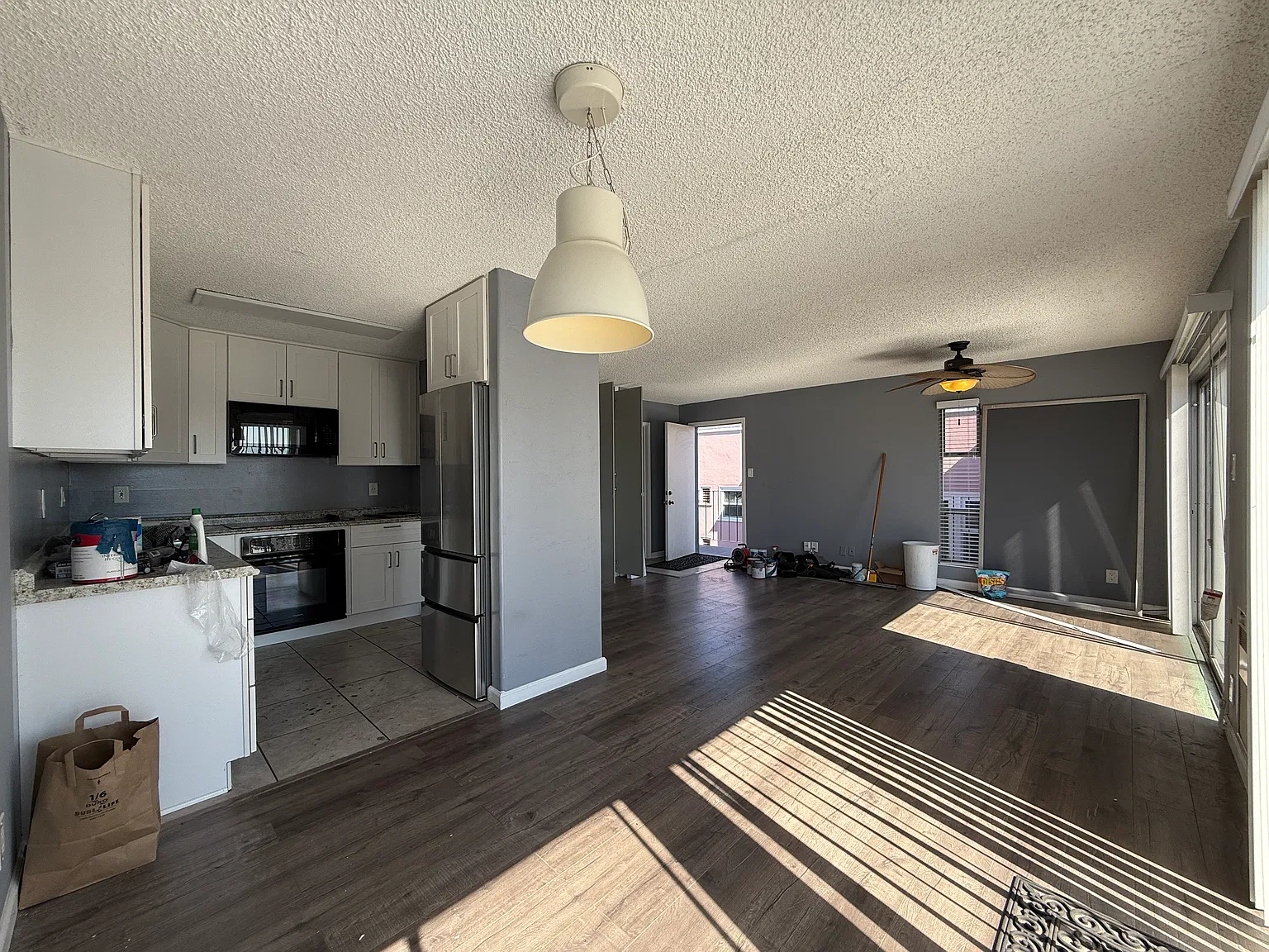 1 bed, 550 sqft, $2,400 — Photo 3