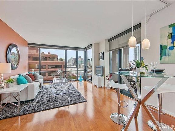 4th image of 260 King St Unit 701