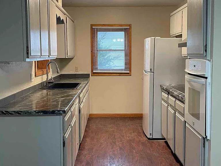 1201 Ponderosa Dr — Photo 6