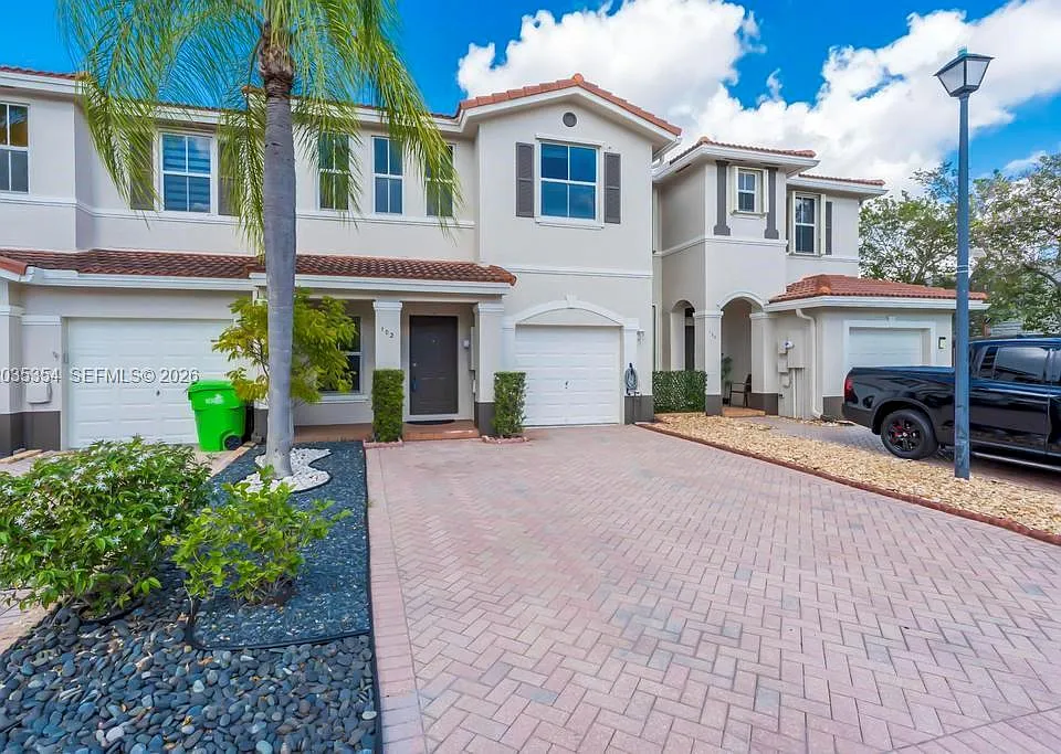 102 Riverwalk Cir #102