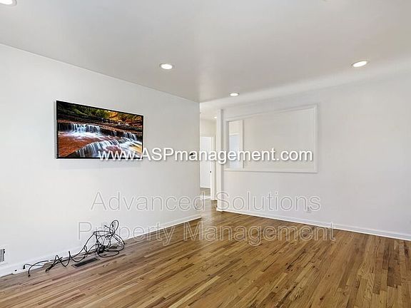 4th image of 2681 S Melbourne St