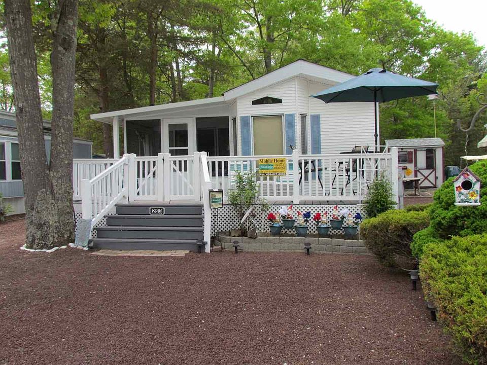1st image of 253 Holly Dr #253