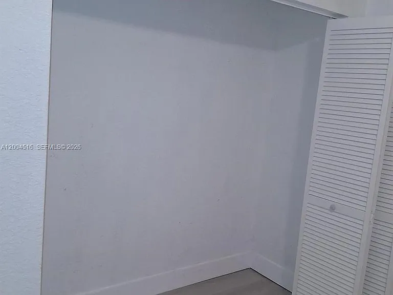 18330 SW 102nd Pl — Photo 3