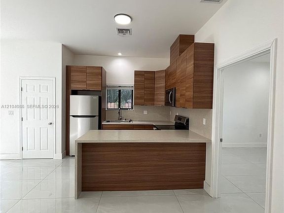 2nd image of 5737 Cleveland St #1