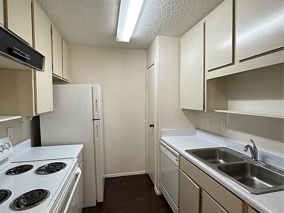 5th image of 7900 N Stadium Dr APT 28