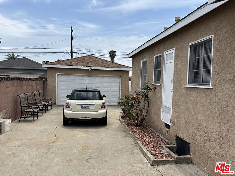 840 Rose Ave — Photo 12