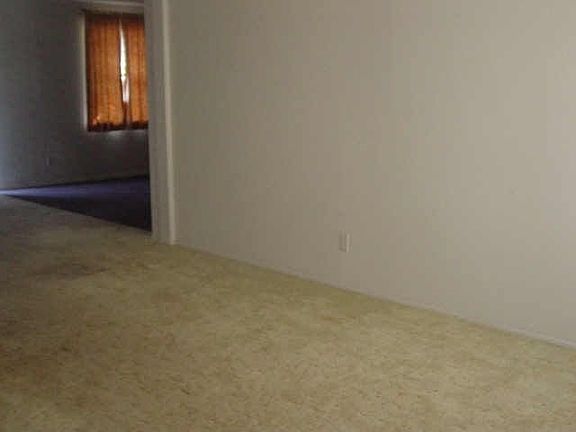2nd image of 210 Camellia Cir