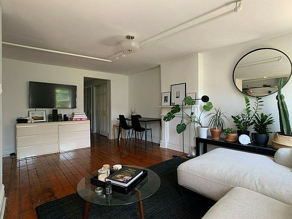 2nd image of 324 Clifton Pl APT 3