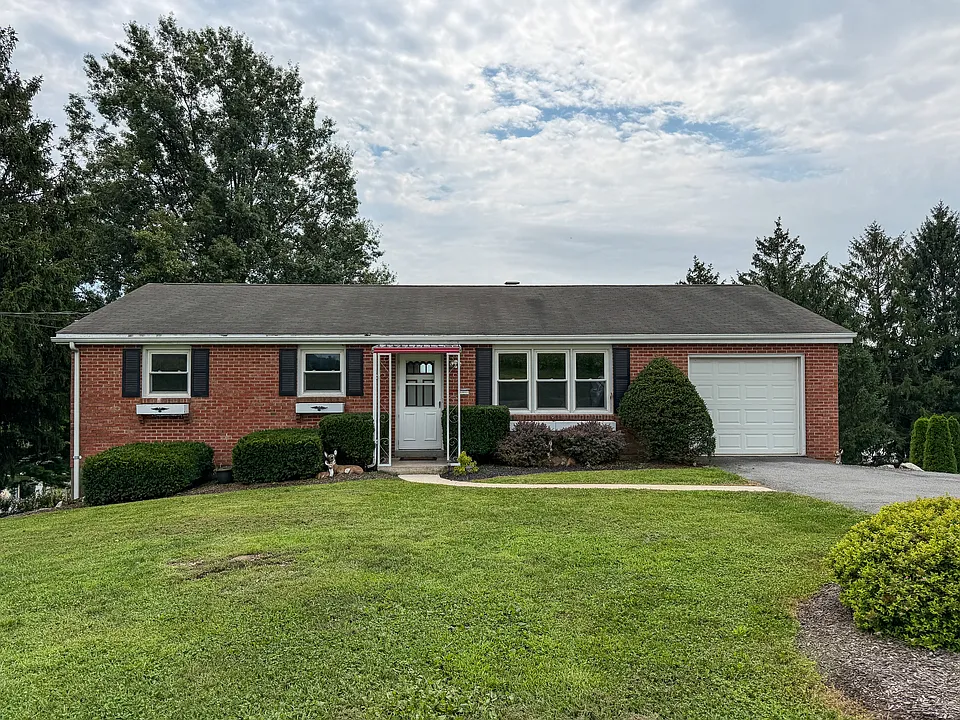 1435 Bowmansville Rd