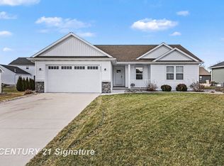 8441 Cottonwood Dr, Freeland, MI