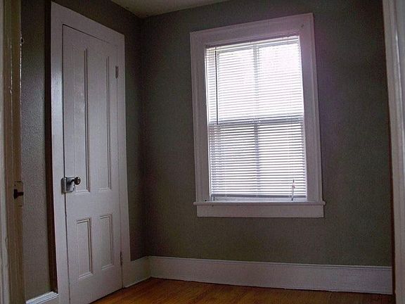 5th image of 8 Robertson St #2A