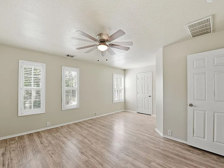 9631 Coyote Creek Dr — Photo 16